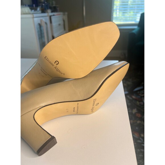 Etienne Aigner beige shoes. New 6.5 - Picture 4 of 4